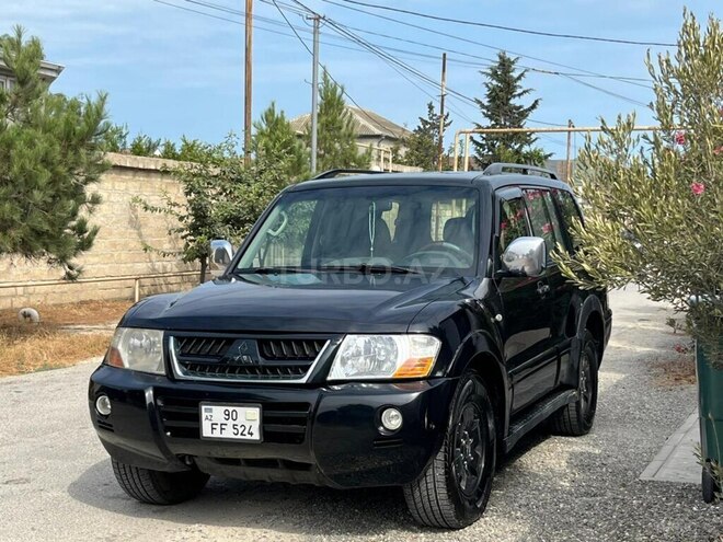 Mitsubishi Pajero-1