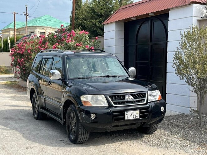 Mitsubishi Pajero-2