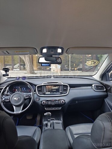 Kia Sorento-11