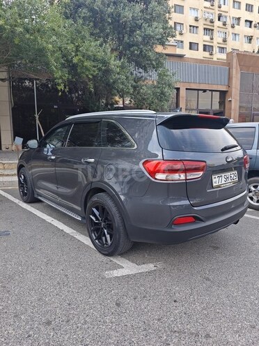 Kia Sorento-12