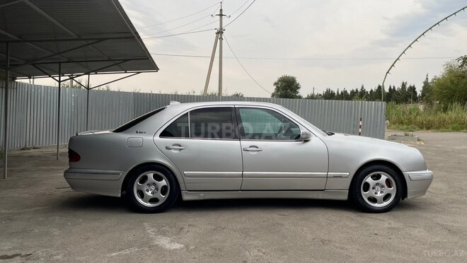 Mercedes E 220-5