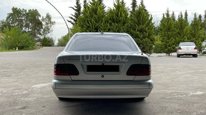 Mercedes E 220-7