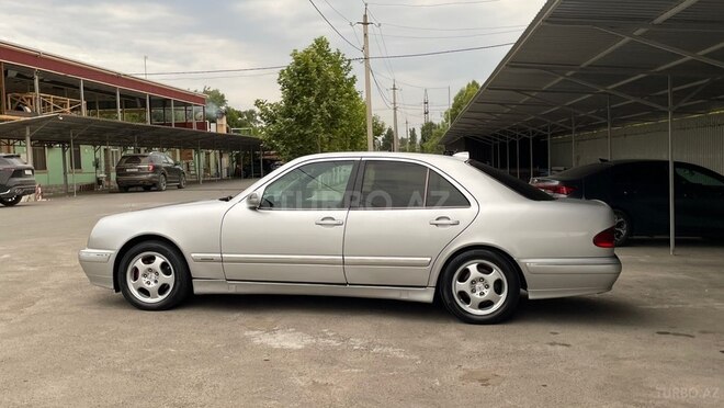 Mercedes E 220-4