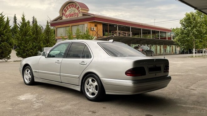 Mercedes E 220-6