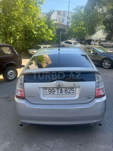 Toyota Prius-11