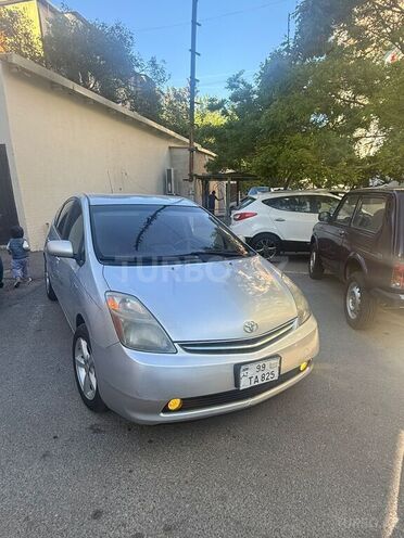 Toyota Prius-12