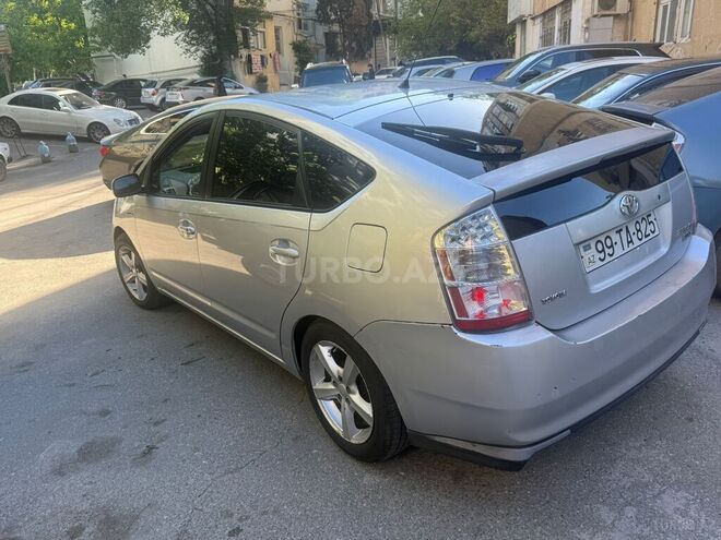 Toyota Prius-4