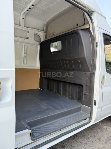 Ford Transit-8