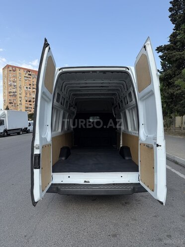 Ford Transit-6