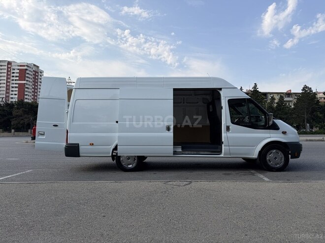 Ford Transit-11