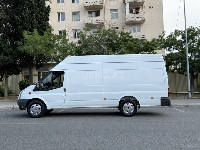Ford Transit-5