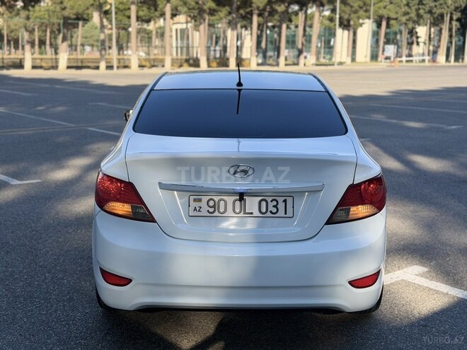 Hyundai Accent-6
