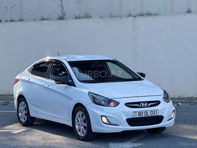 Hyundai Accent-2