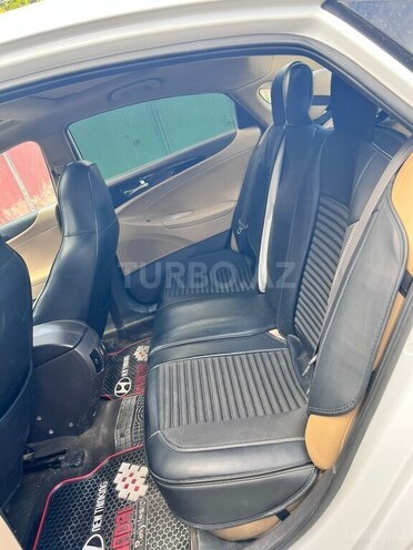 Hyundai Sonata-8