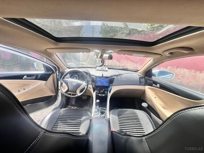 Hyundai Sonata-12