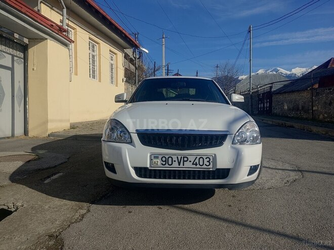 LADA (VAZ) Priora-1