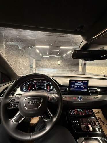 Audi A8-4