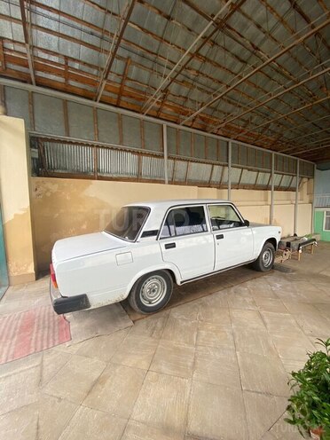 LADA (VAZ) 2107-2