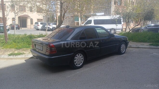 Mercedes C 200-11