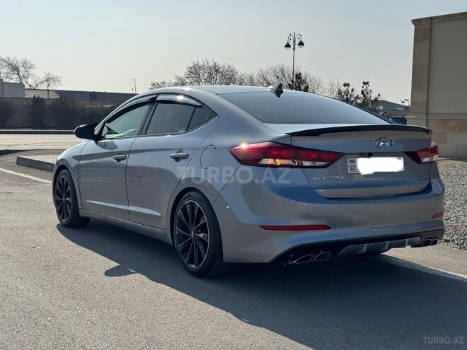 Hyundai Elantra-7