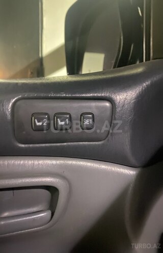 Toyota Land Cruiser-6