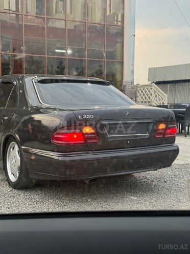Mercedes E 200-4