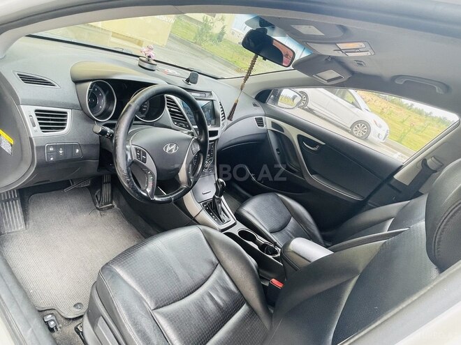 Hyundai Elantra-7