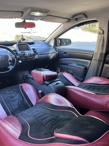 Toyota Prius-8