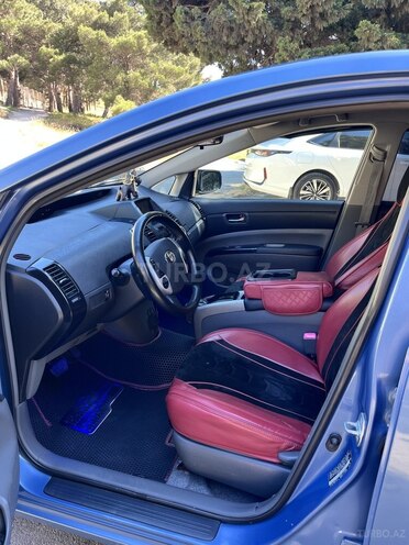 Toyota Prius-12