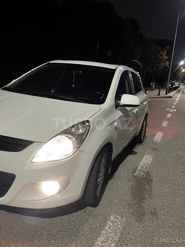 Hyundai i20-2