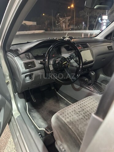 Mitsubishi Lancer-8