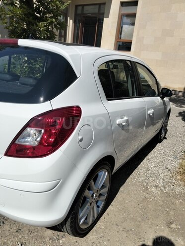 Opel Corsa-3