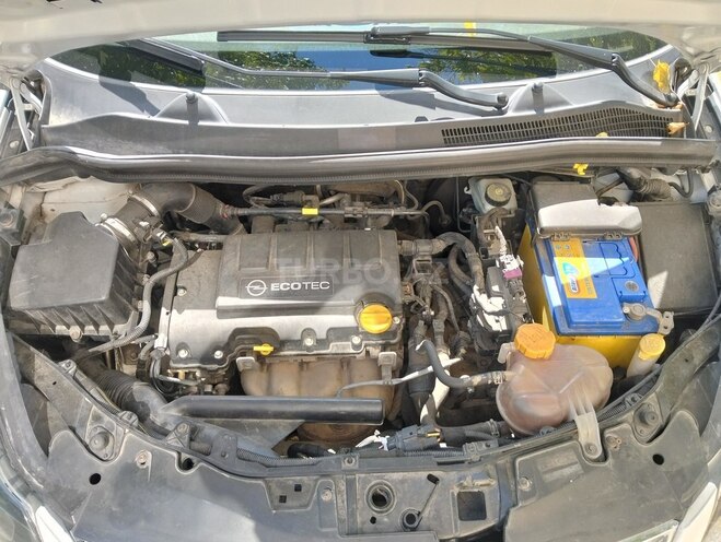 Opel Corsa-8