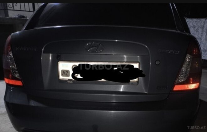 Hyundai Accent-2