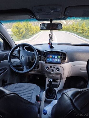 Hyundai Accent-7