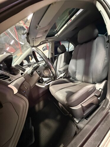 Hyundai Sonata-16