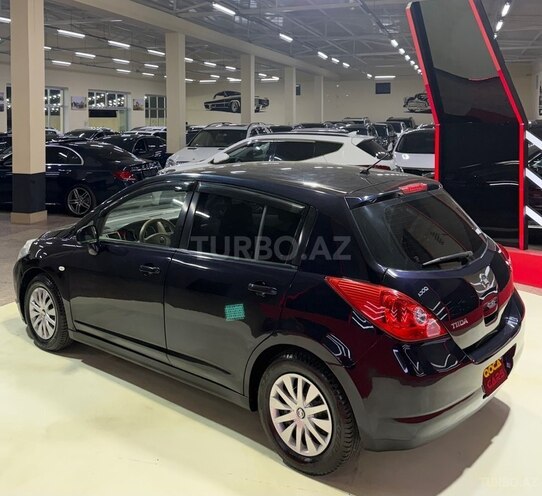 Nissan Tiida-8