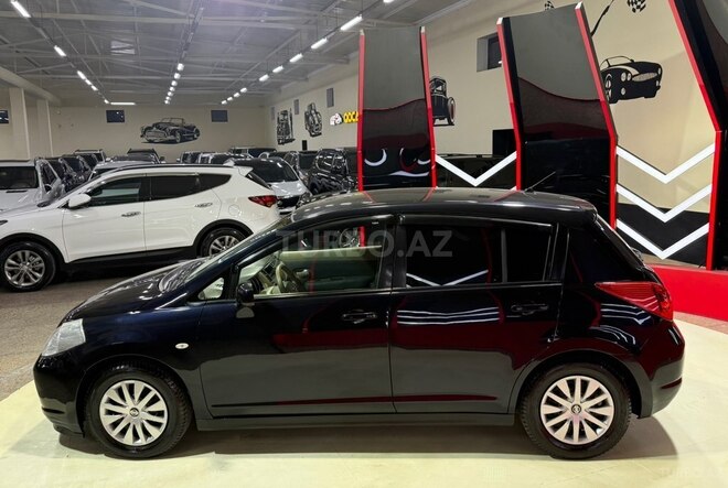 Nissan Tiida-5