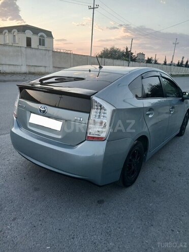 Toyota Prius-2