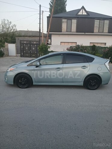 Toyota Prius-4