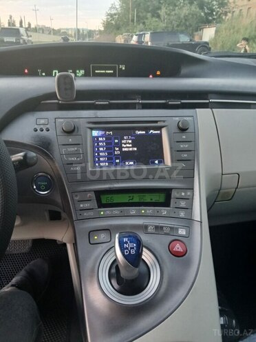 Toyota Prius-9