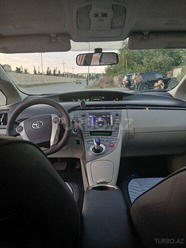 Toyota Prius-11