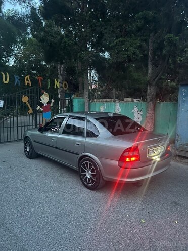 Opel Vectra-4