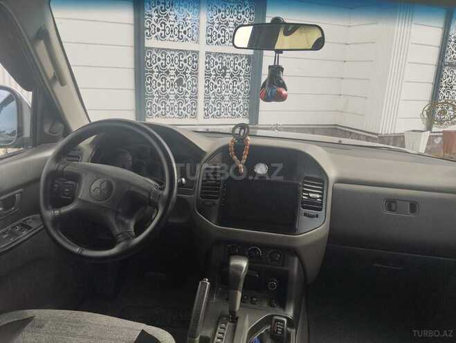 Mitsubishi Pajero-3