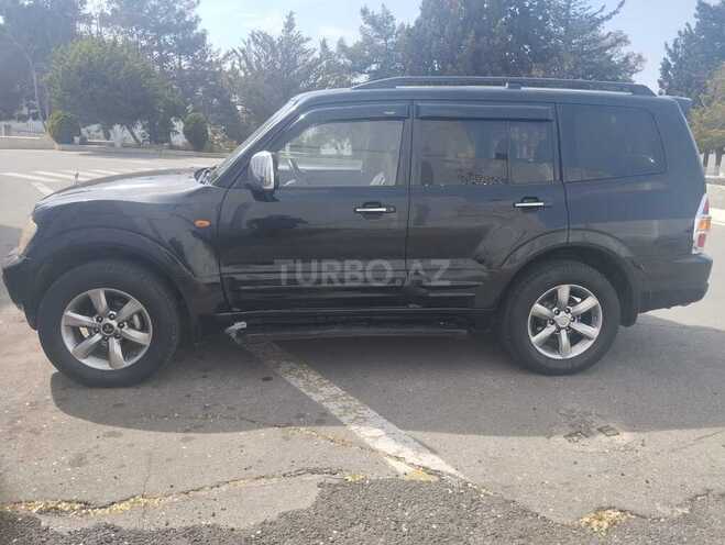 Mitsubishi Pajero-10