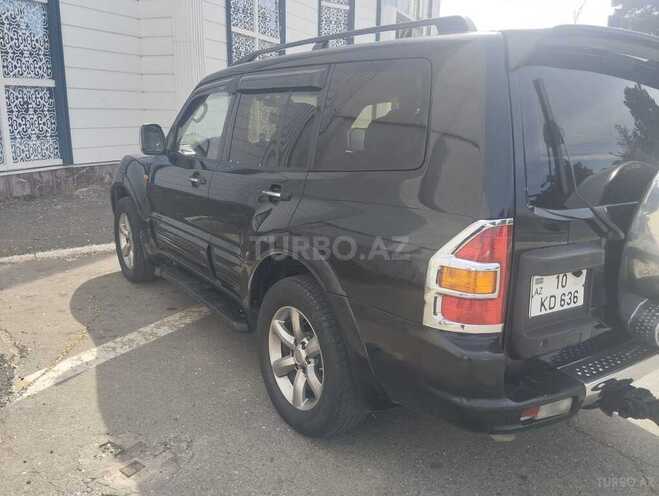 Mitsubishi Pajero-5
