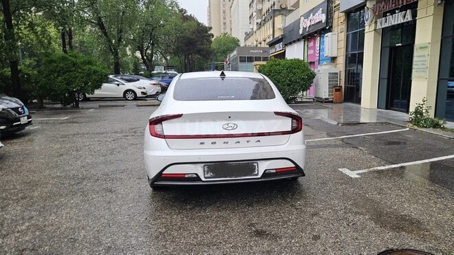 Hyundai Sonata-11