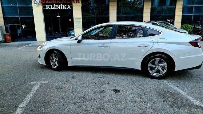 Hyundai Sonata-4