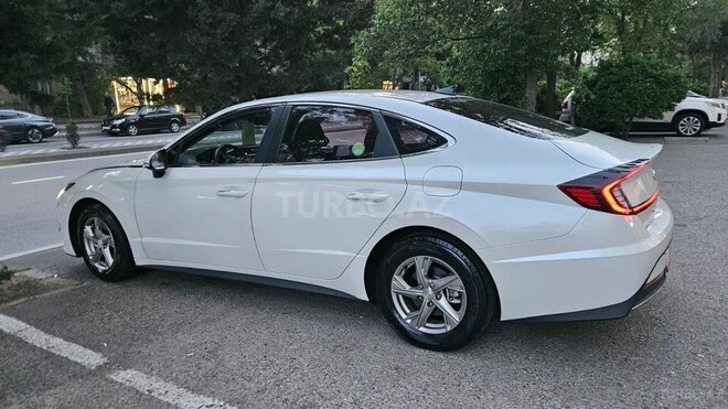 Hyundai Sonata-8