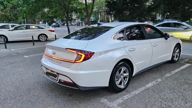 Hyundai Sonata-10